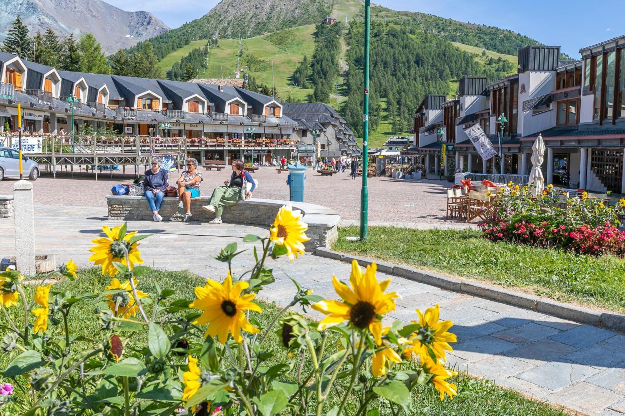 Belvedere Apartments - Happy Rentals Sestriere Ngoại thất bức ảnh